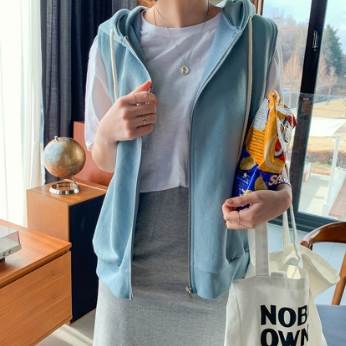 トップス ベスト ショート丈 袖なし 襟なし 前開き ファスナー フード付き かわいい 大人可愛い シンプル カジュアル 大人 上品 おしゃれ お洒落 かっこいい レトロ 大人女子 こなれ感 ラフ キ 5,468円