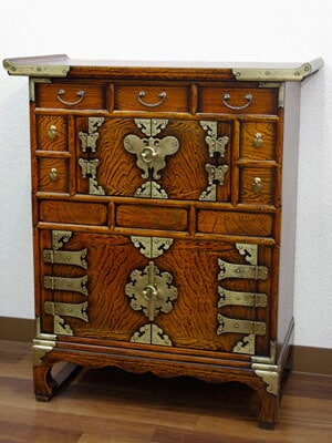 李朝家具 キャビネット 李朝けやき作り 扉箪笥 魚の鍵付き テレビ台