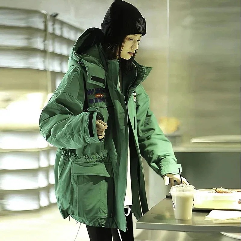 冬新作日系ダウンコットンジャケット パイクジャケット フード付き コーデュロイ こうぐふう 裹起毛厚手 セミロング 厚手ジャケット 韓国版はデザイン感がゆったりしている レトロ 流行り 百掛け 快適