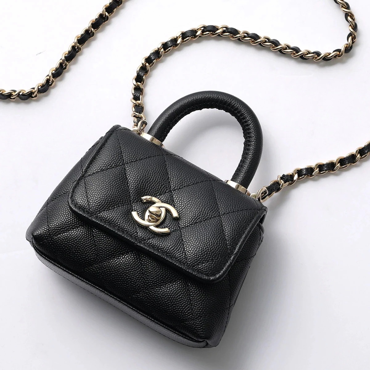 CHANEL シャネル ショルダーバッグ マイクロミニ ココハンドル MATELASSE マトラッセ AP4245 B05061 キャビアスキン ココマーク 鞄 94305