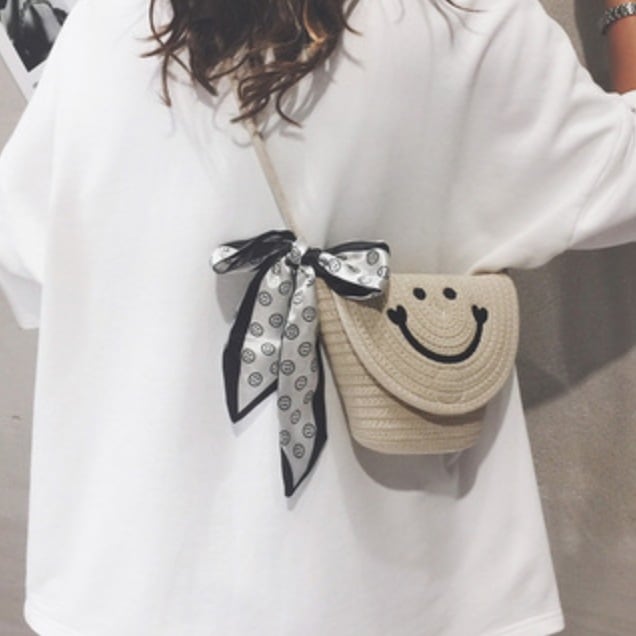 バッグ バック カバン かばん 鞄 bag レディースバッグ レディースバック かわいい 大人可愛い 夏 リゾート ニコちゃん ショルダーバッグ 肩掛け スカーフ ベージュ カーキ 韓国 休日 旅行