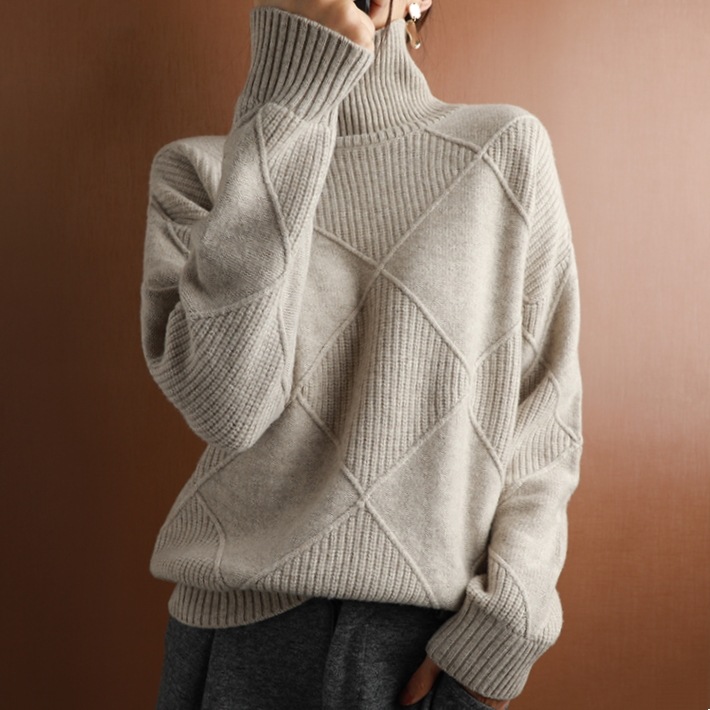 【流行の予感】 シンプル 無地 ハイネック プルオーバー ニットセーター レディース 秋冬