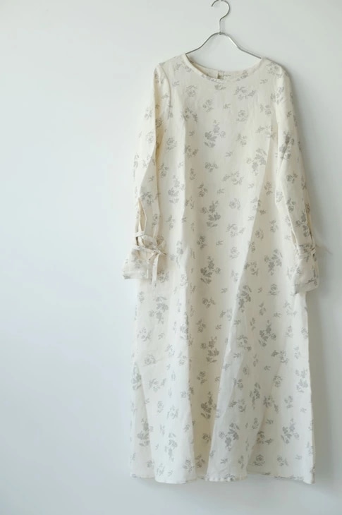 the last flower of the afternoon 路傍の花 flare 26,928円