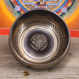 4.1インチ (10.5cm) チベット シンギング ボウル - マインドフルネスのためにネパールで手作りされた瞑想サウンド ボウル