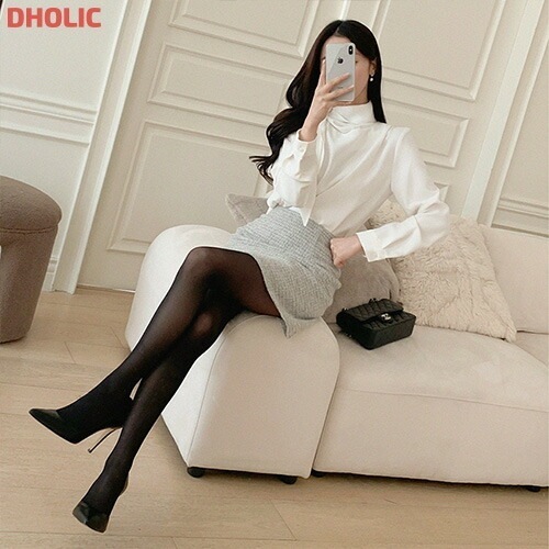 ラッフルスカーフブラウス