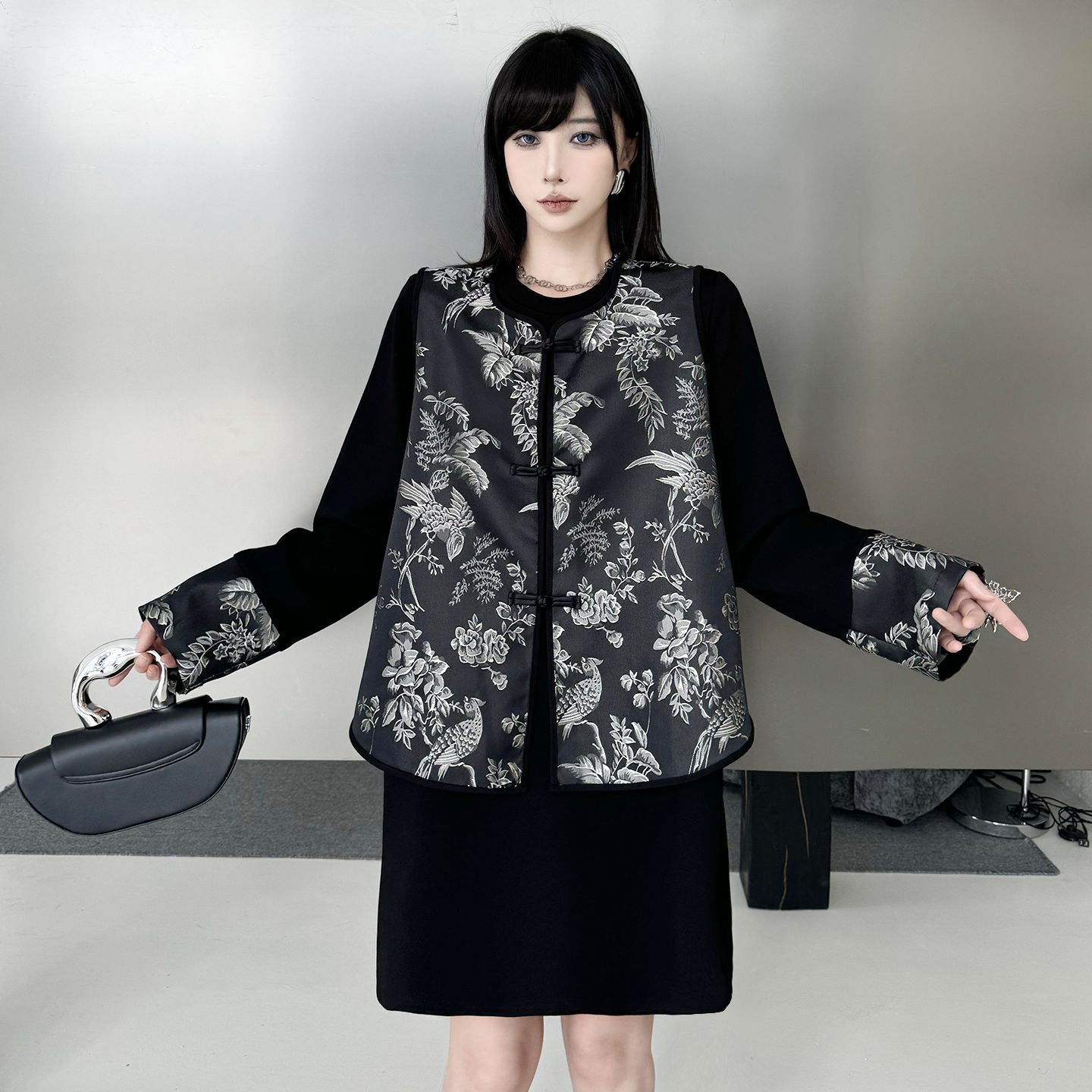 【Noir Mode】 2026 春 刺繍 ベスト+ワンピース セット デザイン性 ブラックコーデ 大きいサイズ レディース 体型カバー ベスト トップス ワンピース セットアップ