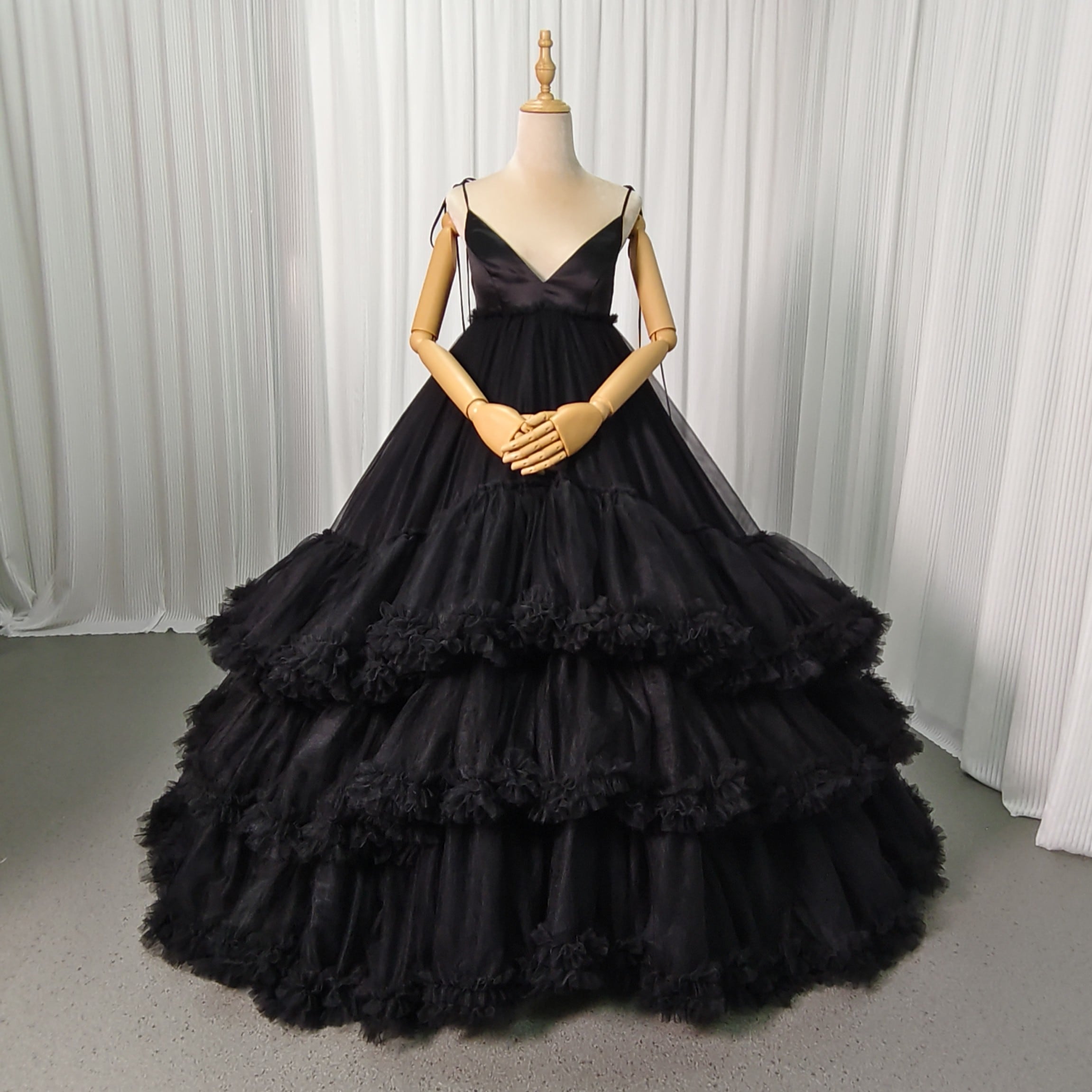 豪華！カラードレス ブラック キャミソール もこもこドレス エンパイアライン 前撮り