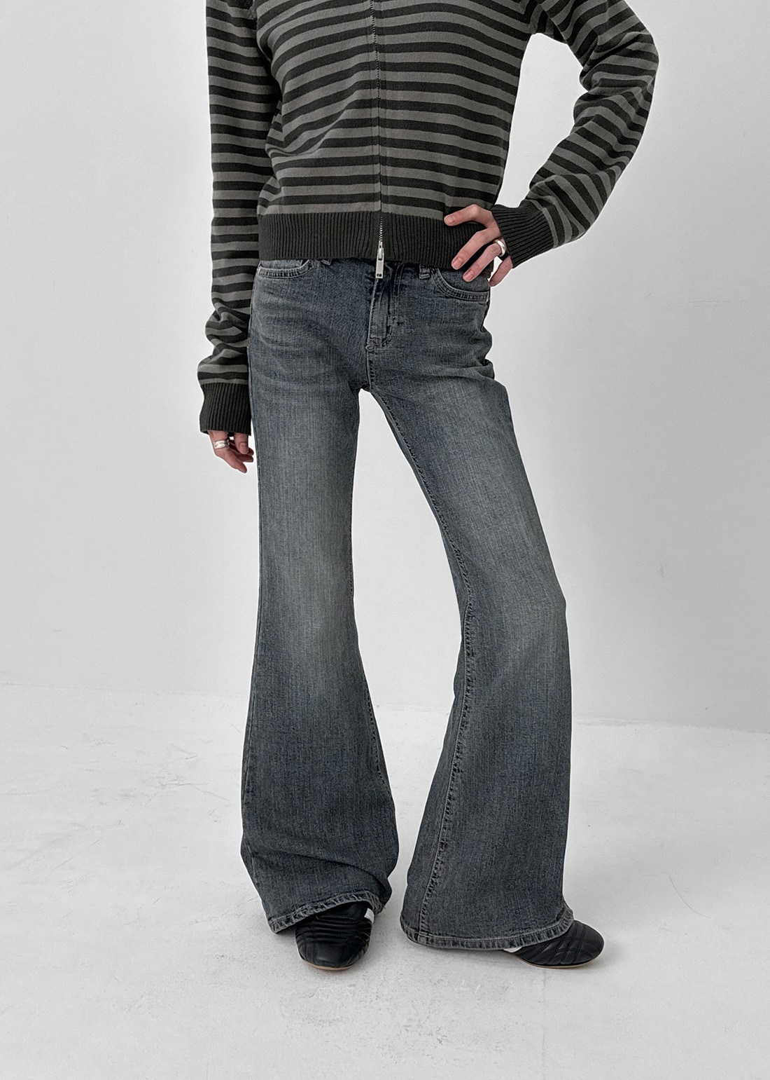 ティオスリボンブーツカットデニムパンツ