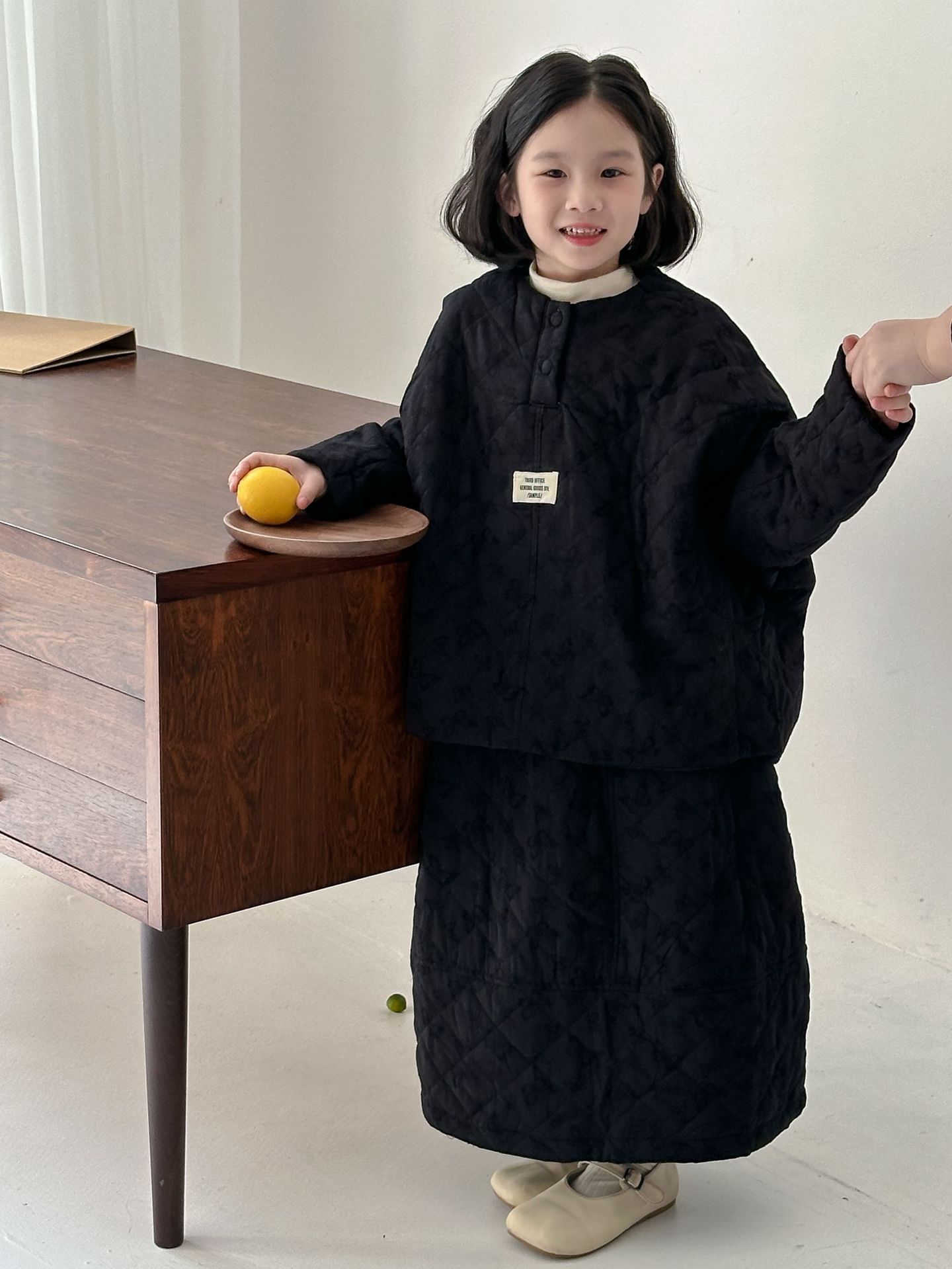 子供スーツ2025冬モデル女性赤ちゃん韓国版純色ラベル2点セット子供カジュアル厚手半身スカート2点セット 7,571円