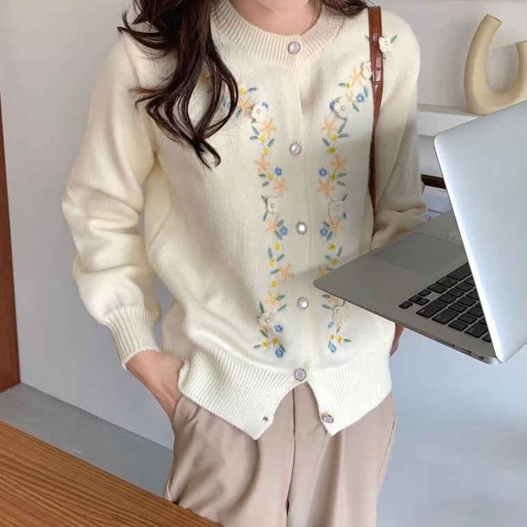 カーディガン レディース トップス 袖あり 長袖 ラウンドネック 花柄 刺繍 レトロ ビジューボタン クロップ丈 ビジュー ラインストーン ショート丈 ハート バブルスリーブ かわいい