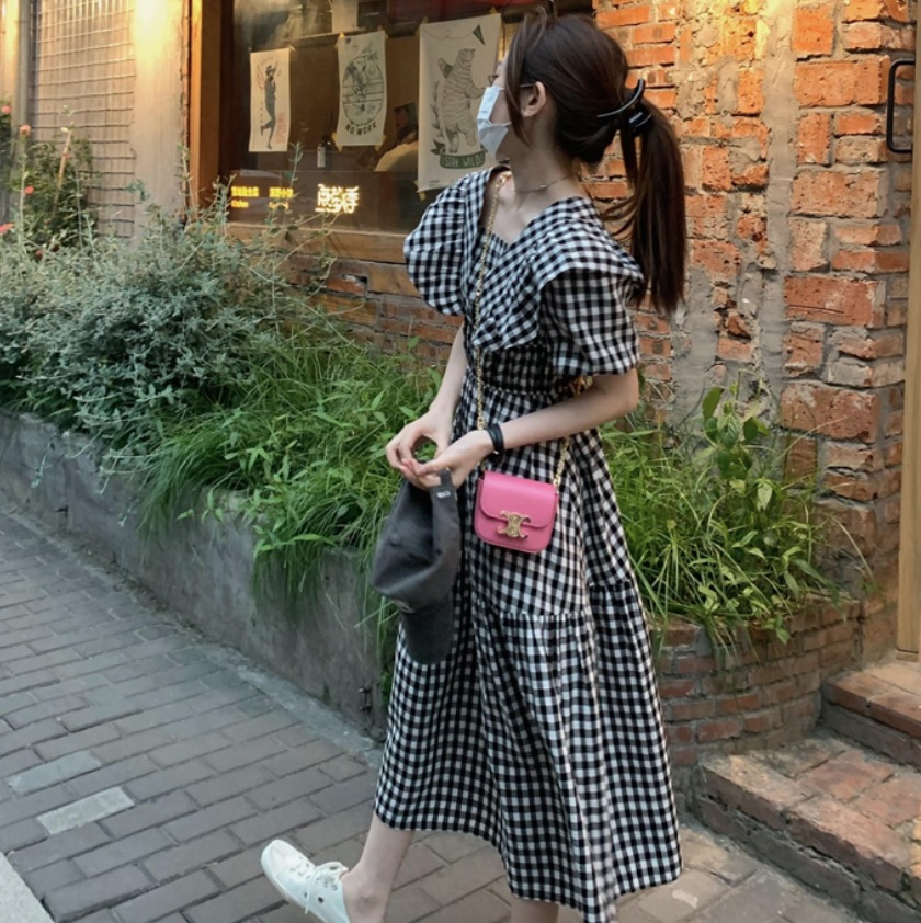 ワンピース デート フレアワンピース ロング ロング丈 袖あり 半袖 かわいい 大人可愛い きれいめ シンプル カジュアル 大人 上品 おしゃれ お洒落 主役級 存在感 柄 夏 10代 20代 30代