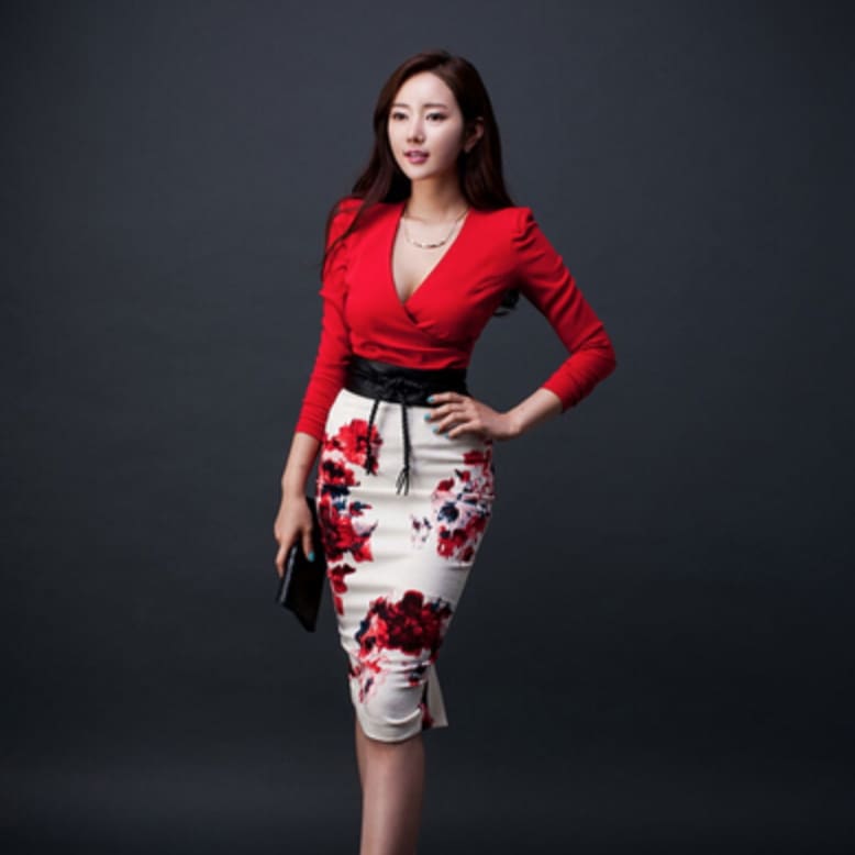 ワンピース デート ショート ショート丈 Vネック かわいい 大人可愛い きれいめ シンプル カジュアル 大人 上品 おしゃれ お洒落 主役級 存在感 春 秋 10代 20代 30代 レディース 7,459円