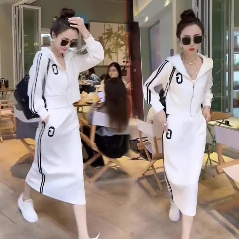 ハイエンドのカスタマイズ-プラスサイズの秋のファッションカジュアルスーツスカート脂肪 mm 年齢を減らし女性のためのスリムダウンスカート 2 点セット 200 ポンド 300