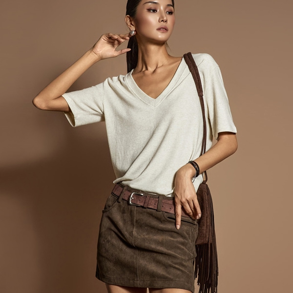 E3946 Vネック トップ 6,281円