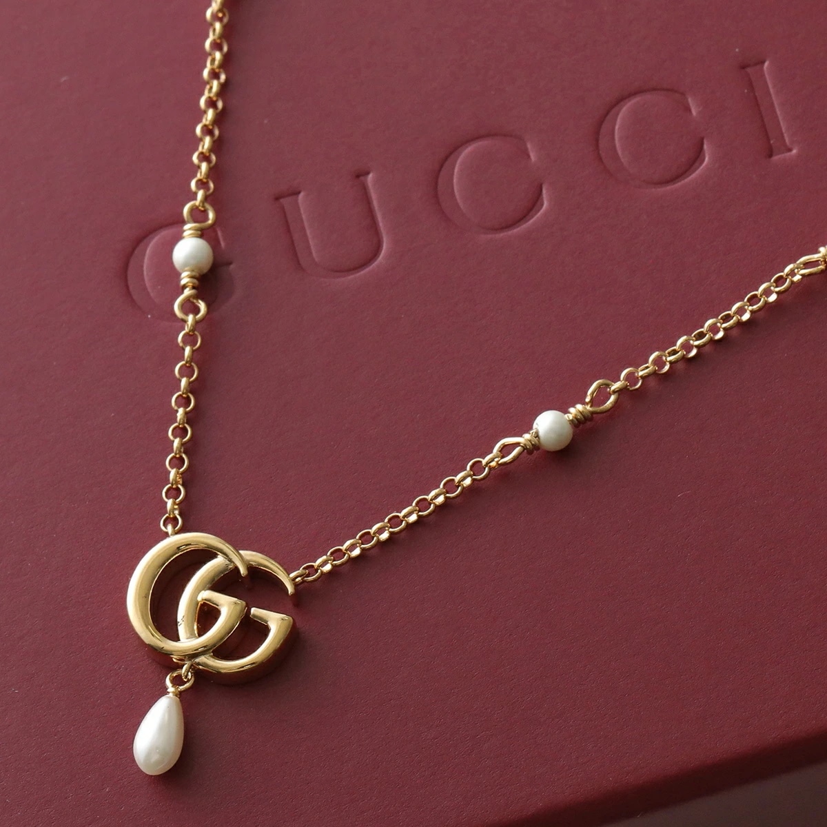 GUCCI グッチ ネックレス GG MARMONT マーモント 815310 I4620 レディース ダブルG ペンダント ガラスパール チェーン アクセサリー 8078