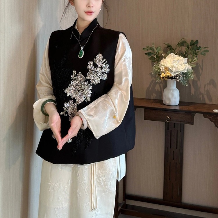 新しい中国スタイルの中国スタイルの早春の服装の衣装は今年の女性のための新しい冬のスタイルの完全なセットの完全なセットを備えた