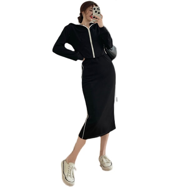 パーカーの上着+中丈のカーディガンのハーフスカート 5,020円