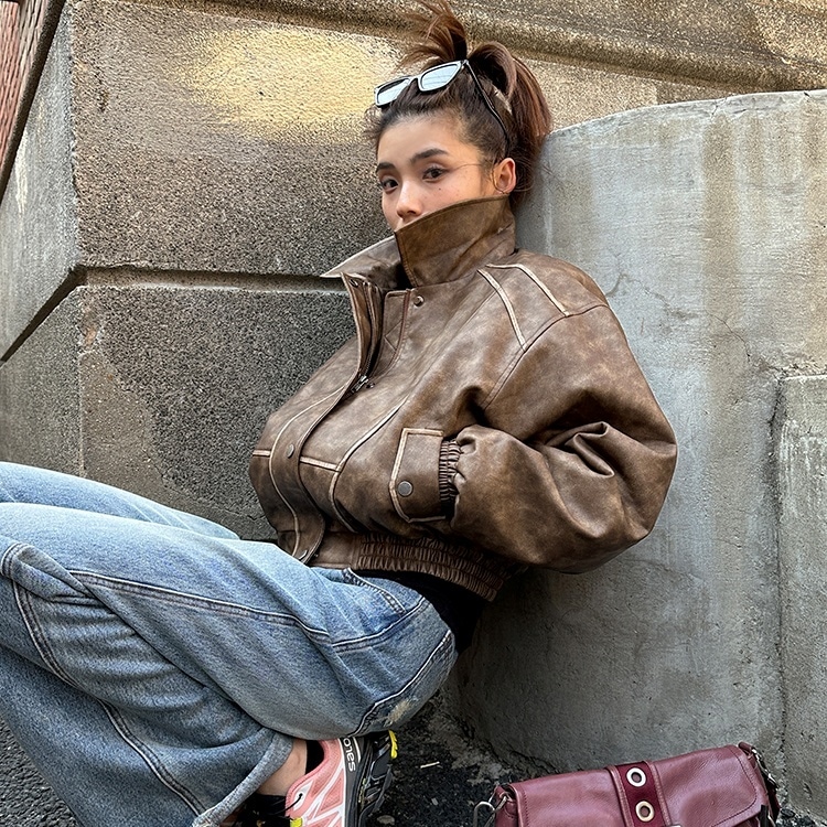 アウター ジャケット ライダースジャケット ショート丈 長袖 襟付き 角襟 前開き ボタン ポケット かわいい 大人可愛い きれいめ シンプル 上品 おしゃれ かっこいい カジュアル こなれ感 個性的