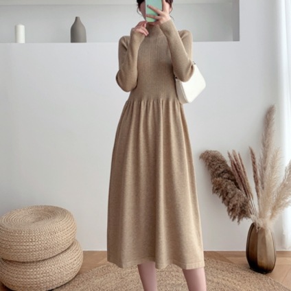 【主役級】 シンプル 無地 ギャザー ハイウエスト Aライン ハーフネック ニットワンピース