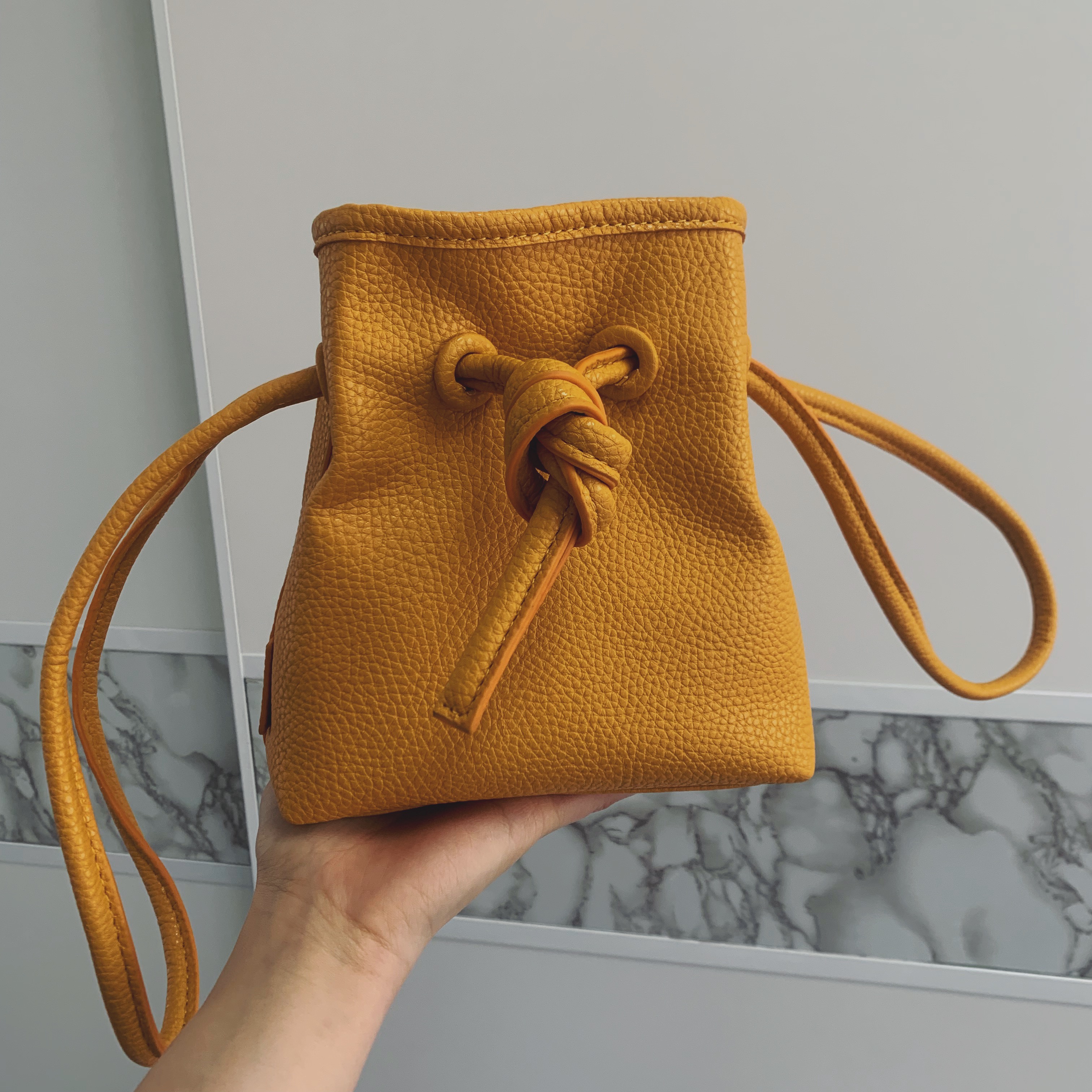 6色 ショルダーバッグ ハンドバッグ レディース 手持ちバッグ ミニバッグ 小バッグ 大人 軽量 小さめ 2way カジュアル かわいい おしゃれ 通勤 お財布 スマホ 旅行 巾着 ミニ 小さい コン