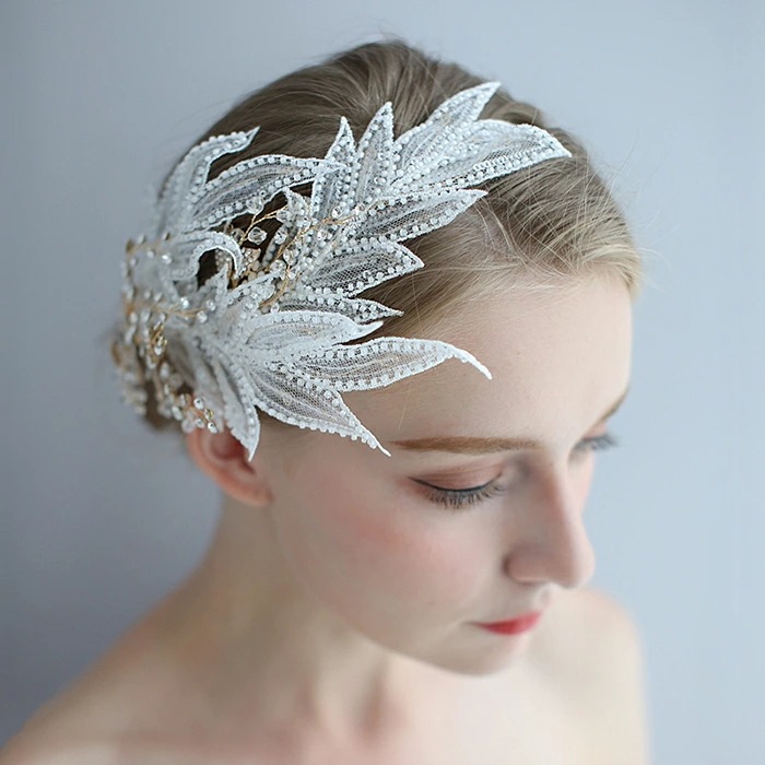 店長おすすめ ウエディング ティアラ ヘッドドレス 結婚式 ウェディング 花嫁 髪飾り ブライダル 二次会 パーティー ヘアアクセサリー 発表会 白ウエディング ティアラ