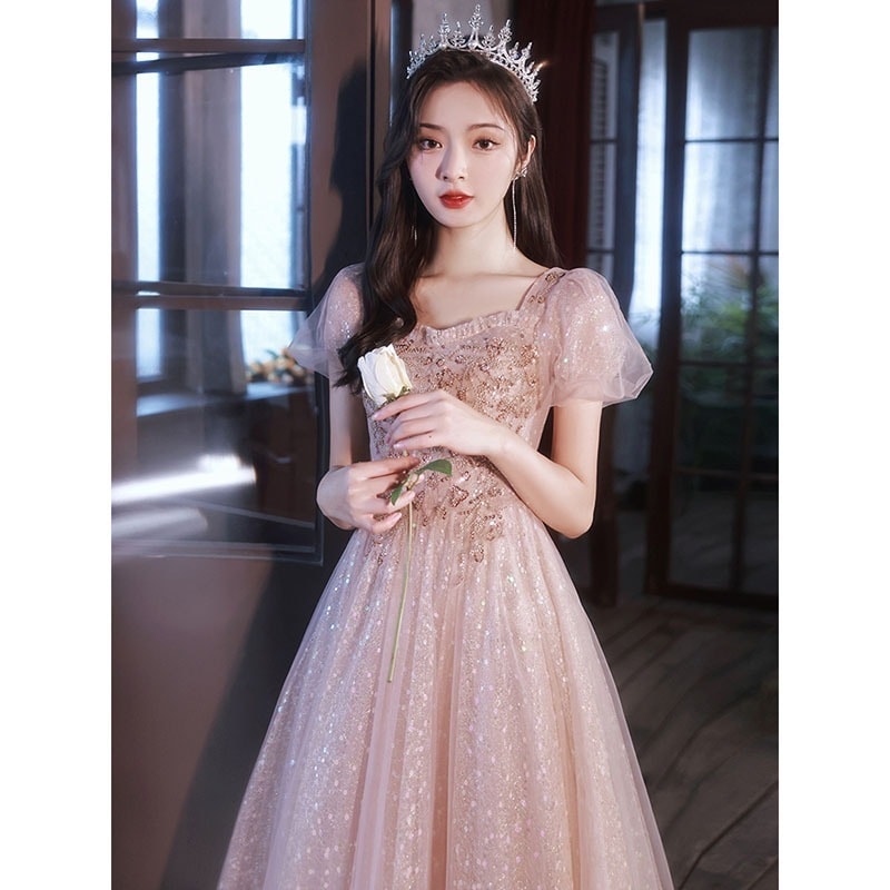 女性の宴会のためのピンクのドレススプリングとハイエンドセンスホストアート試験長いスタイル