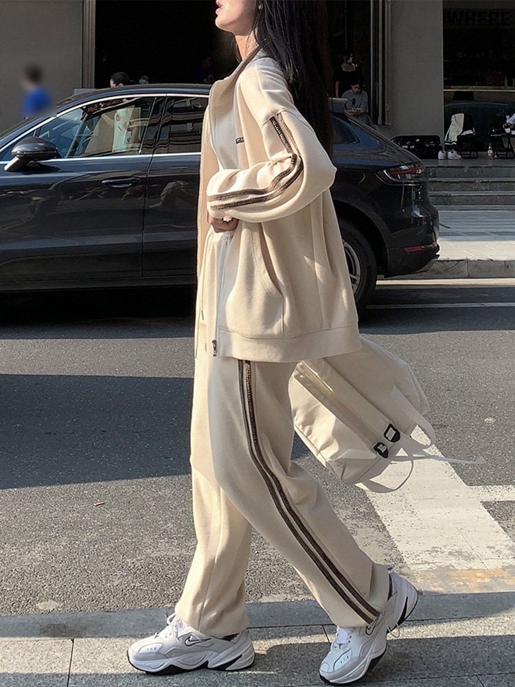 2024 秋冬 2点セット トップス お出かけ 羽織り ショート丈 セットアップフルパーカーラウンドヘムルーズ サイド上下ボトムス ストレート系冬 ゆったりサイズワイドシルエットリラックストラック