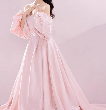 カラードレス ピンク ベアトップ パフスリーブ 豪華なバックリボン 光沢感 花嫁