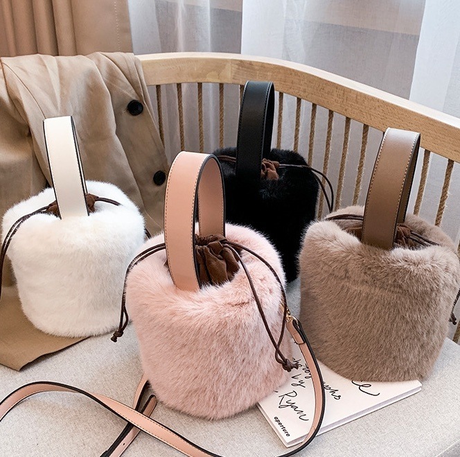 ファーバッグ ファーバケットバッグ 起毛バッグ もこもこバッグ ふわふわバッグ 韓国 レディース オルチャン 2wayバッグ 巾着バッグ ショルダーバッグ ハンドバッグ ワンショルダー 秋