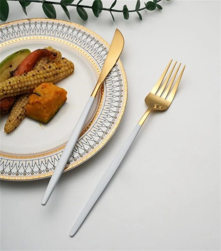 韓国ファッション ステンレス製食器 ナイフフォークスプーン 24点セット 金メッキ ギフト 洗練された トレンド 個性 気質3467