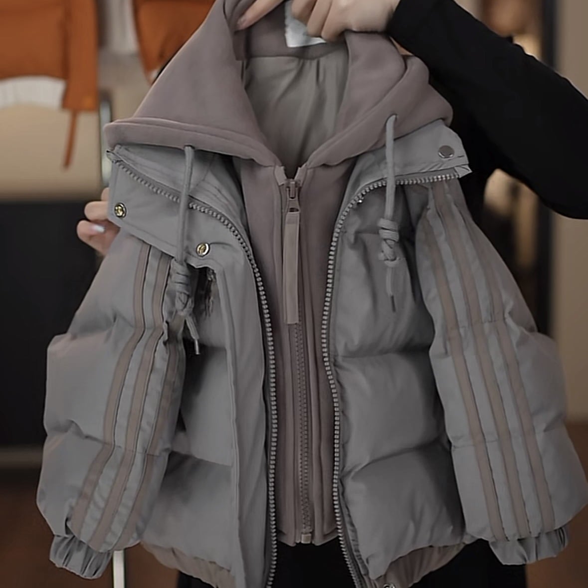 2024年新作フェイクツーピース冬ダウンジャケット男の子中型大型子供用ショートトレンディアウターウェア厚手ブレッドジャケット