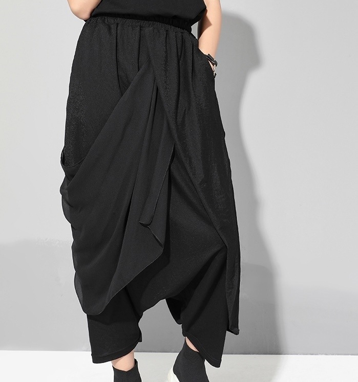 サルエルパンツ レディース ボトムス クロップド丈 ギャザー カジュアル おしゃれ かっこいい レトロ アジアン エスニック エキゾチック こなれ感 ラフ ボーイッシュ 存在感 無地 春 秋 冬 学生