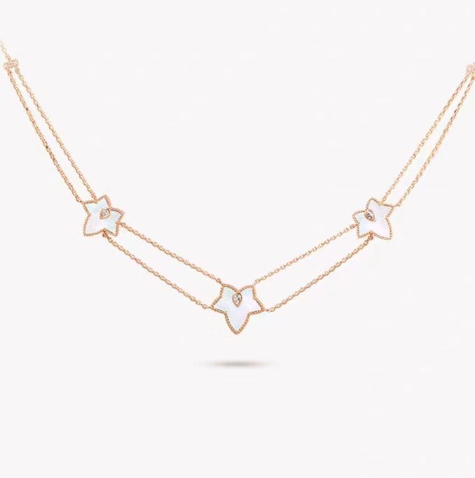 五芒星と緑の葉をあしらった女性用二重鎖骨ネックレス絶妙なデザインで万能ネットで話題沸騰中