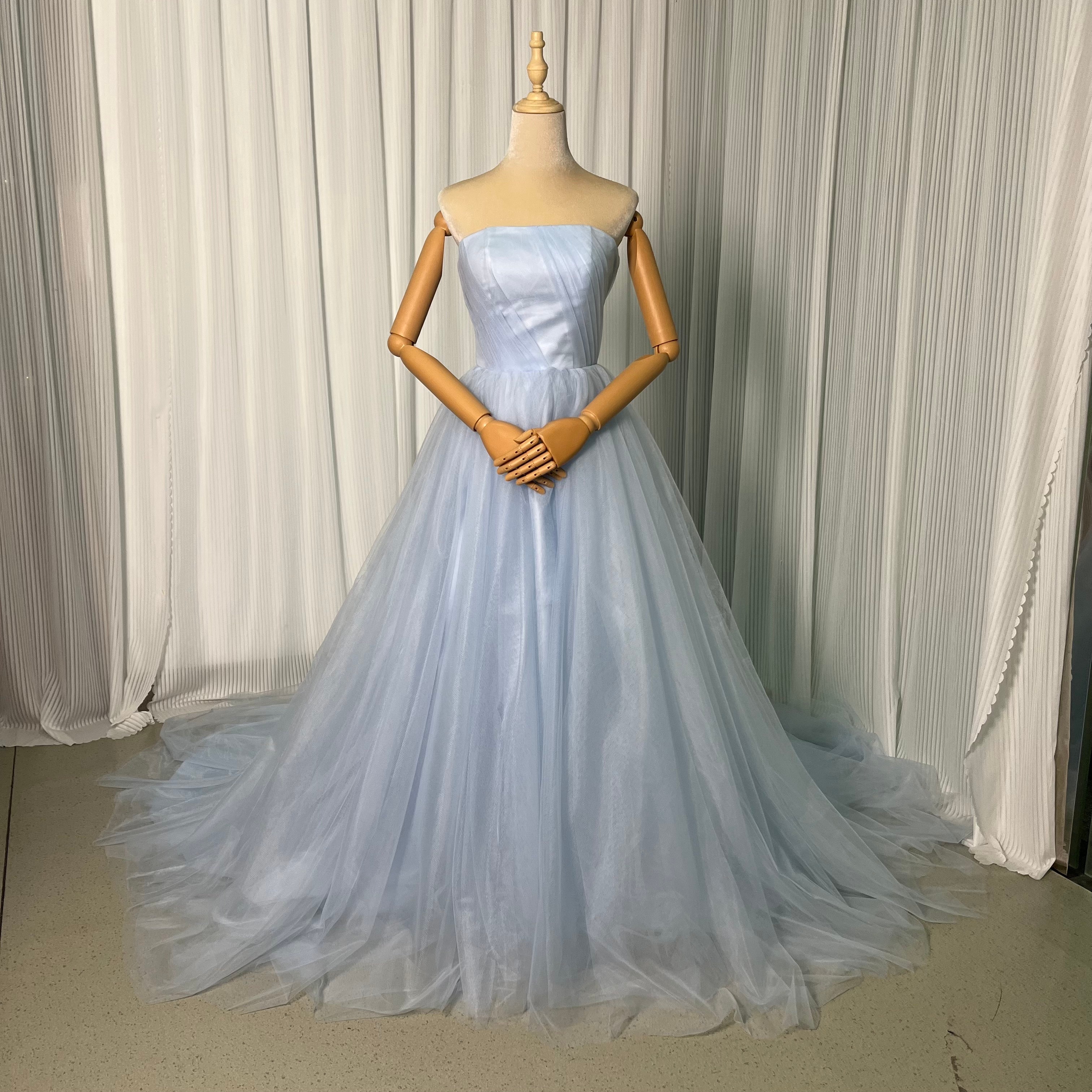 カラードレス 薄青 ベアトップ ソフトチュール ファスナー ふわふわドレス 披露宴 音楽会
