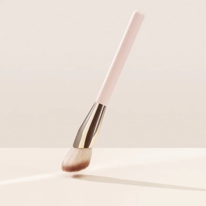 【エクスプレス便】Rare Beauty レアビューティー by Selena Gomez Soft Pinch Blush Brush　 ソフトピンチブラシ　チーク/ハイライト用ブラシ