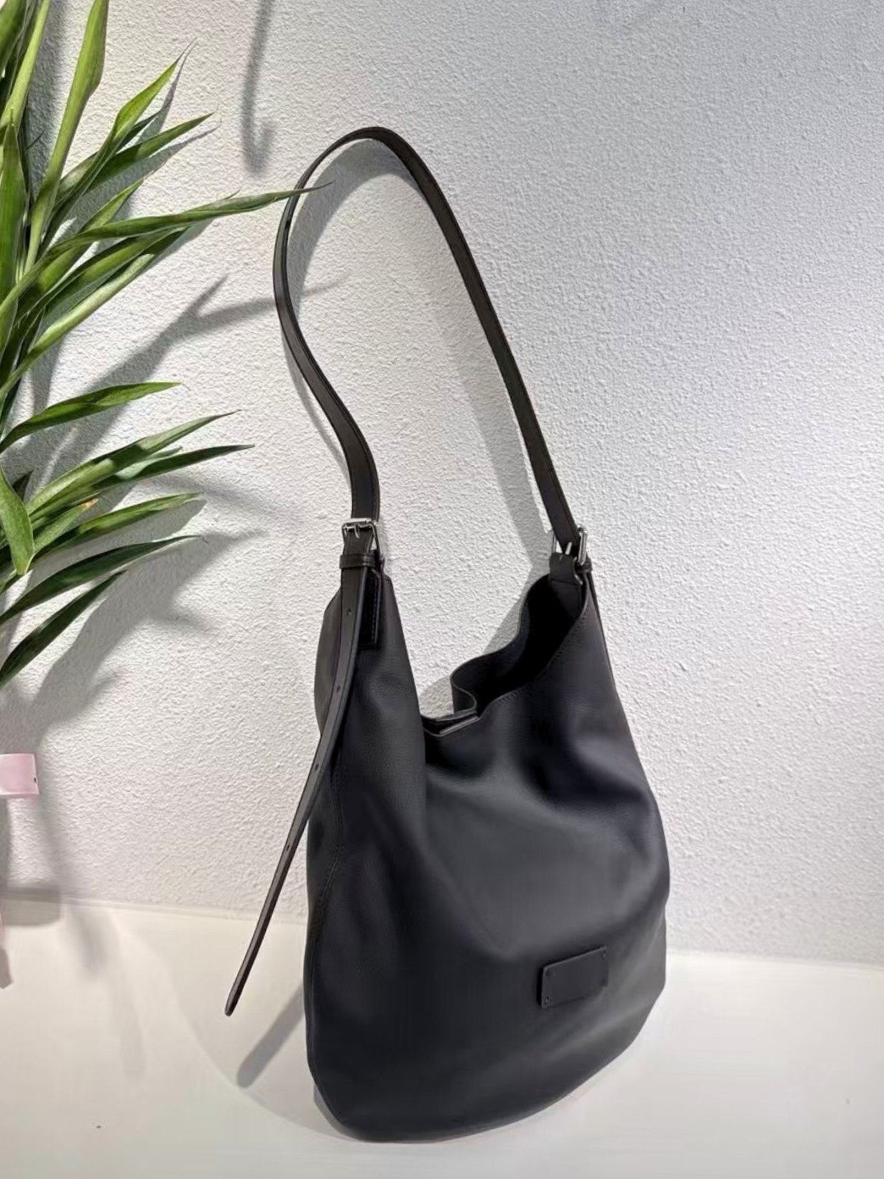 高級【スティッキー】レザー(革)ヴィンテージバックルショルダーバッグ