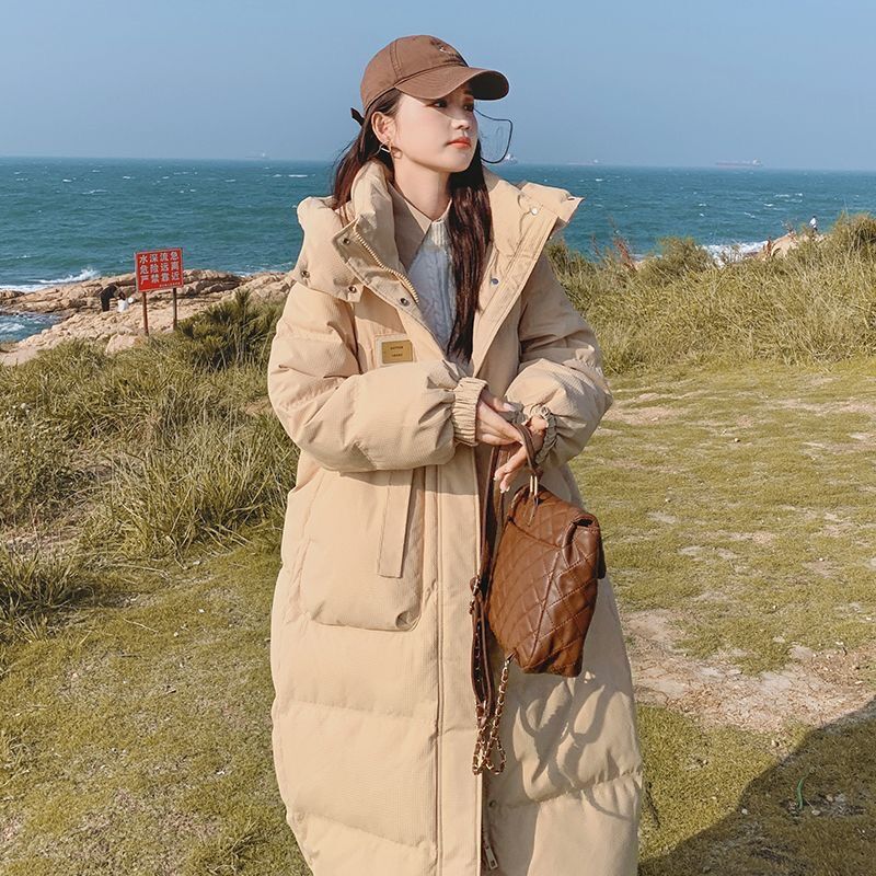 冬の優しいおしゃれなロングダウンジャケット