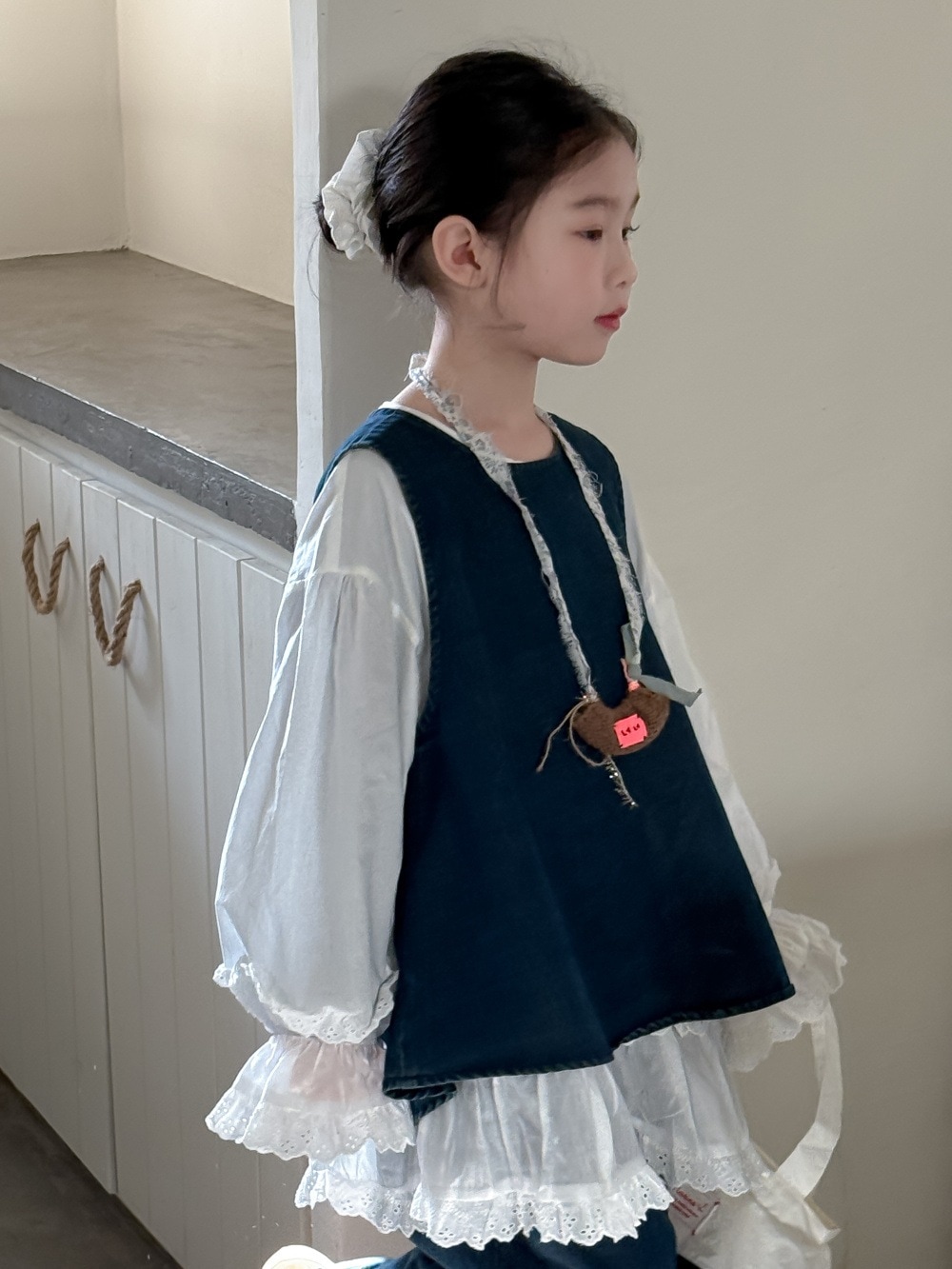 セットアップ 女の子 子供服 キッズスーツ2025春モデル女の子用韓国版純色デニムベスト2枚セット子供用ゆったりレースシャツセット 5,457円