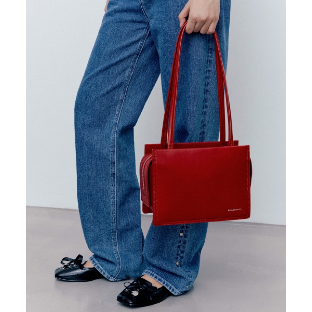 エイムズワールドワイドスクエアショルダーバッグレッド