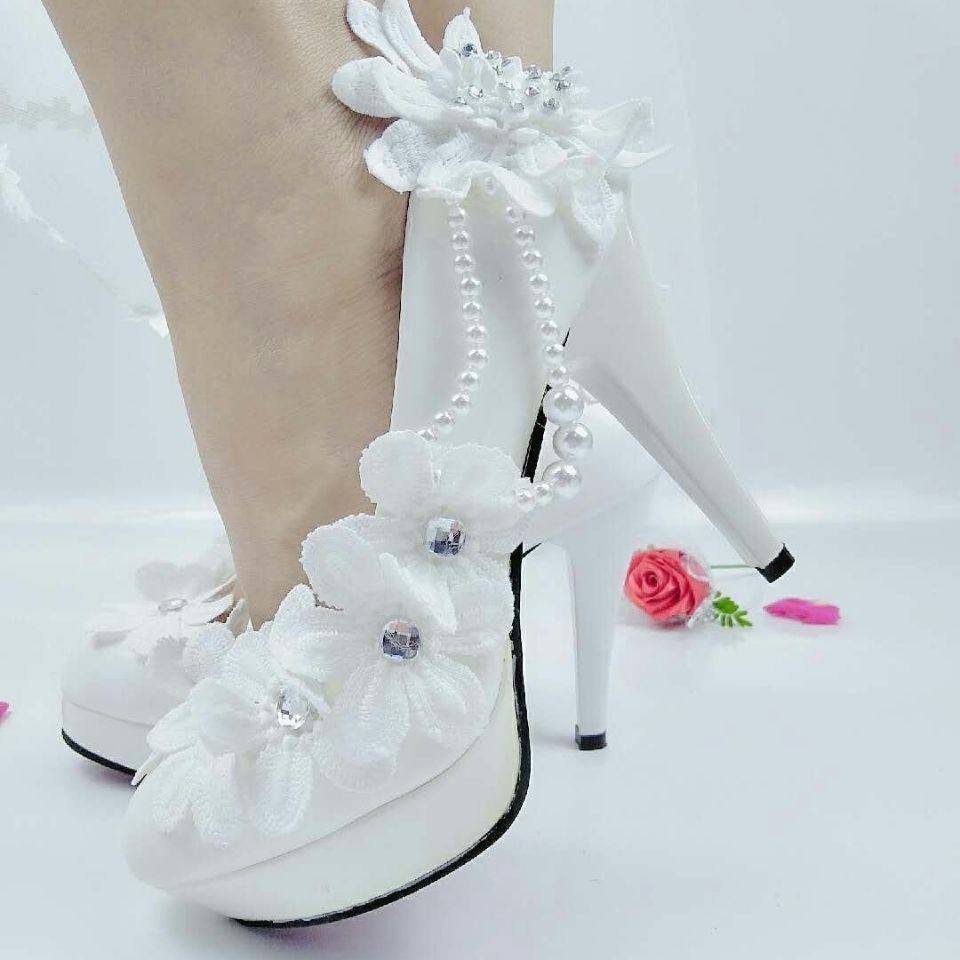 白いハイヒールレースの花甘いウェディングシューズ花嫁の靴花嫁介添人靴ラウンドトゥシューズ大人のギフト靴