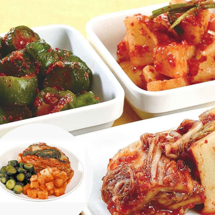 大阪鶴橋コリアタウンのキムチ 白菜500g大根500gきゅうり250g 離島は配送不可 4340003 お歳暮 お中元 お土産 ご進物 ギフト 贈り物に最適