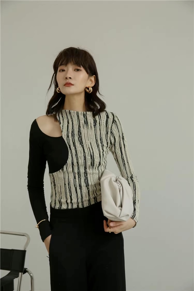 カットアウトレーヤードカットソー トップス カットソー Tシャツ 長袖 スリムフィット セクシー ブラウス レディース インナー レイヤード トレンド カジュアル モード系 ストリート オシャレ 可愛 4,948円