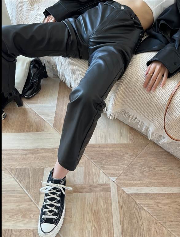 ボトムス ストレートパンツ スリム タイト 細身 ストレート ポケット かわいい 大人可愛い きれいめ シンプル カジュアル 大人 おしゃれ お洒落 かっこいい エキゾチック 大人女子 こなれ感 個性