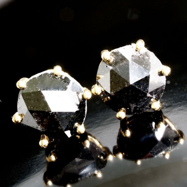 天然石 ブラック ダイヤモンド ピアス 刻印有 人気 数量限定 18金 YG 74