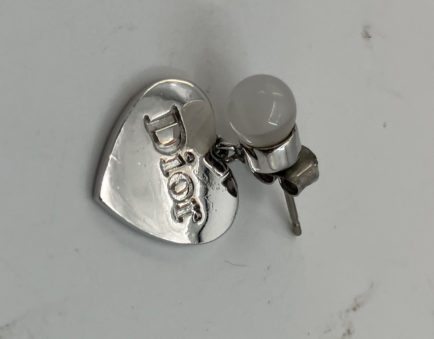 Ｃｈｒｉｓｔｉａｎ　Ｄｉｏｒ　フェイクパール　ハート　ピアス　Ｗ約１．５ｃｍ　片方のみ