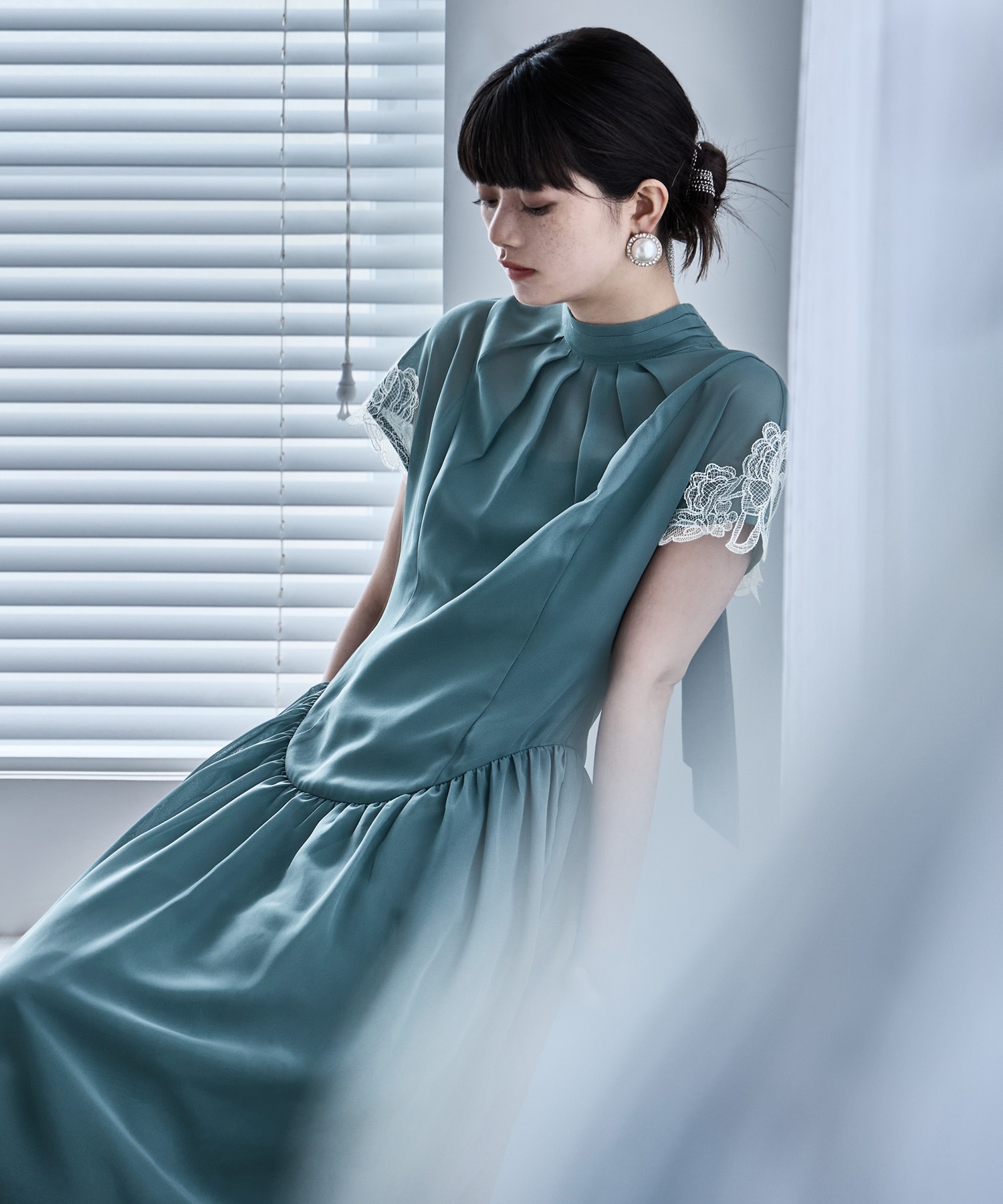 ドロップウエストスリーブレースドレス ワンピース ワンピ ドレス 半袖 フレンチスリーブ ロング マキシ丈 ローウエスト バックリボン オケワンピ フレア レース 高身長向け 結婚式 二次会