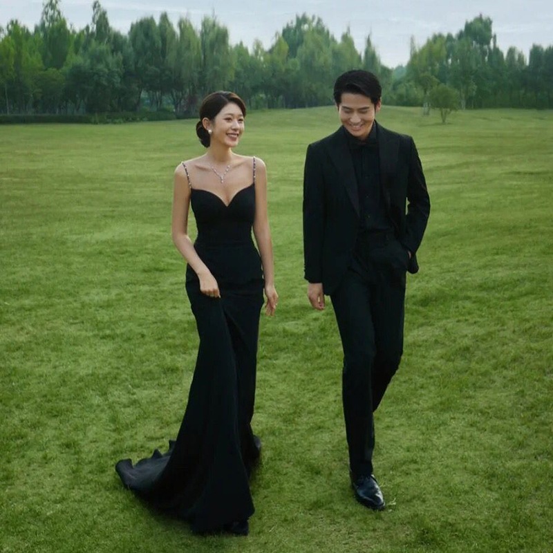 ドレス 衣装 イブニングドレス ウエディングドレス ブラックドレス キャミソールドレス 胸元 クロスデザイン フィッシュテール ロング丈 ステージドレス 発表会 かわいい 大人可愛い きれいめ