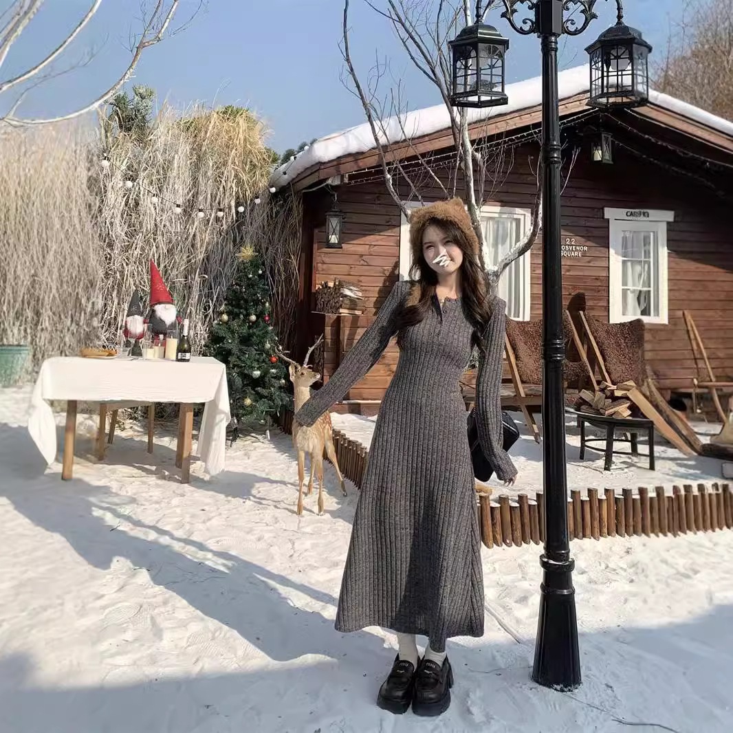 【1つ買うと10つ無料】灰色のニットドレス女性の春と秋のウエストベースシャツ