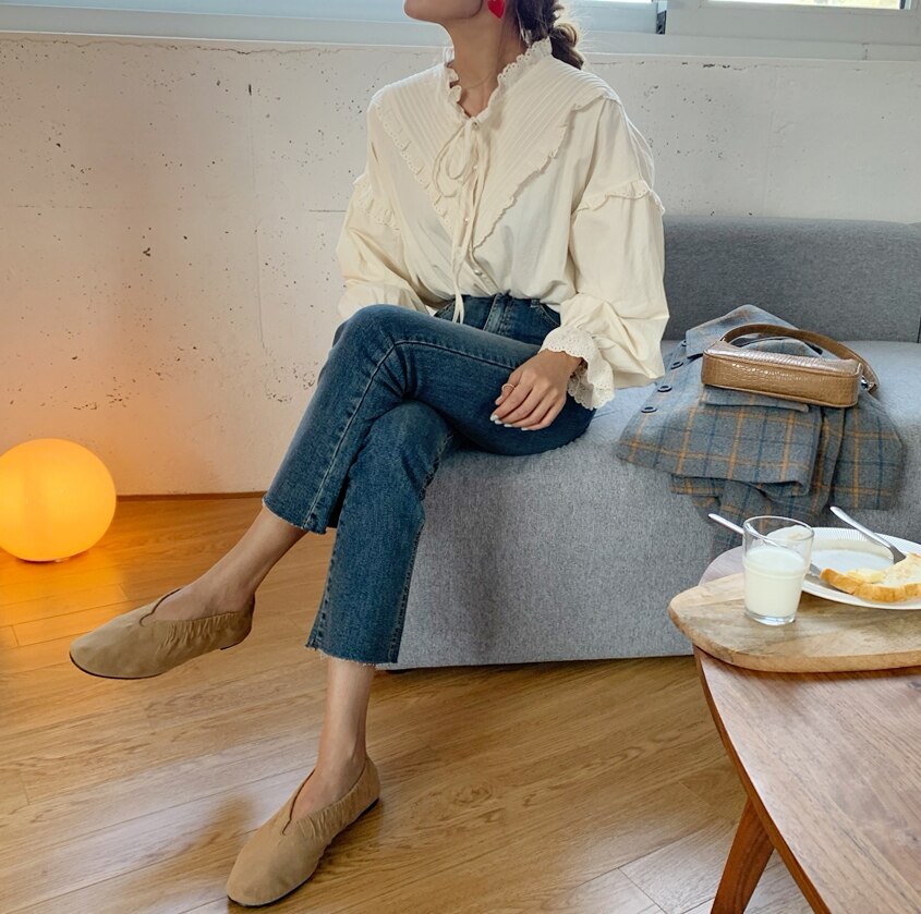 ブラウス　トップス シャツ　襟付き　スタンドカラー　クロップド 白シャツ　甘め　春　秋 ボリューム袖 バルーンスリーブ　シフォン袖　ふわふわ　キレイ目　おしゃれ　大人可愛い　エレガント　清楚感　韓国