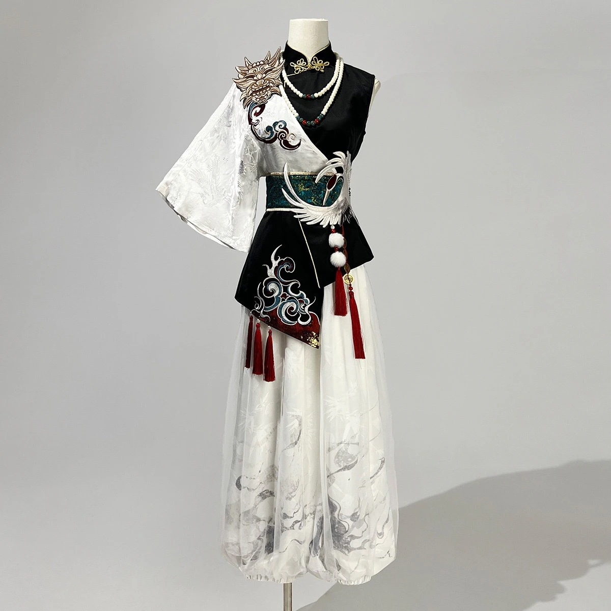 送 料 無 料正規品デザイン劇新韓国要素上着ハーフスカート異域民族